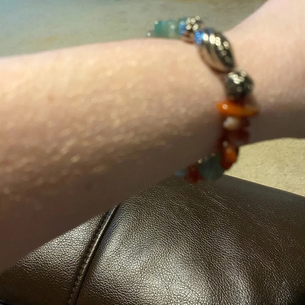 👠7 inch beaded stone stretch bracelet👠